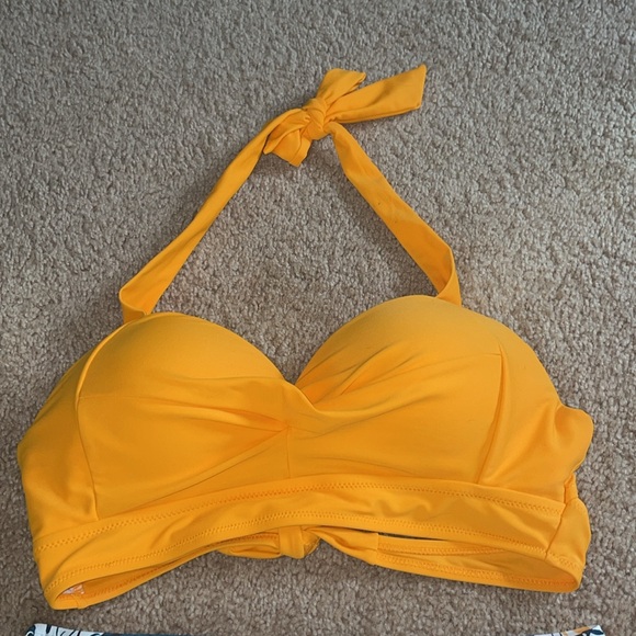 Yellow Bikini Top with Floral High-Waisted Bottoms size medium summer bikini - Picture 5 of 13